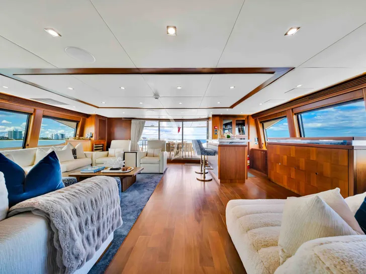 NATURAL 9 Sunseeker 37m - sky lounge and bar NATURAL 9 Sunseeker 37m - sky lounge and bar