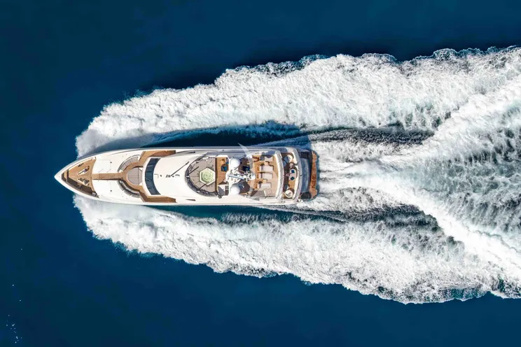 Charter Yacht NATURAL 9 - Sunseeker 37m - 5 Cabins - Nassau - Exumas - Bahamas