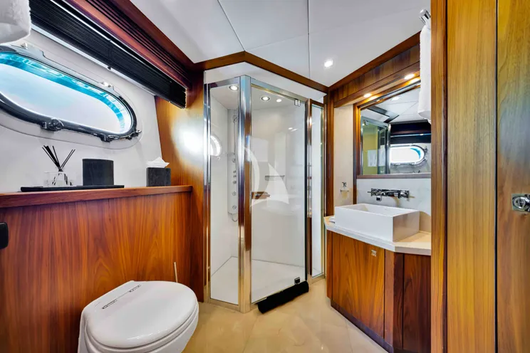 Charter Yacht NATURAL 9 - Sunseeker 37m - 5 Cabins - Nassau - Exumas - Bahamas