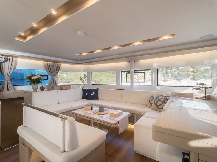 NAVYA Lagoon 51 - main saloon seating area NAVYA Lagoon 51 - main saloon seating area