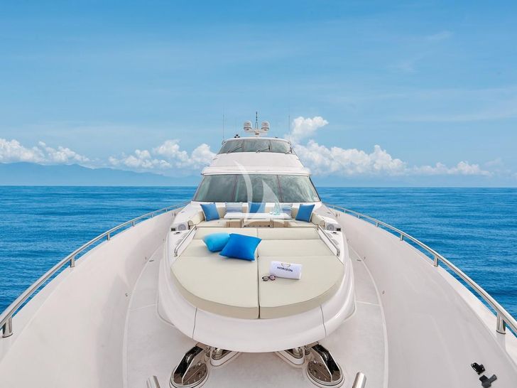 NAYA MARYN Horizon 94 - bow NAYA MARYN Horizon 94 - bow