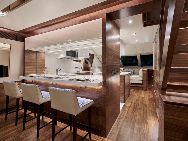 NAYA MARYN Horizon 94 - indoor dining area NAYA MARYN Horizon 94 - indoor dining area