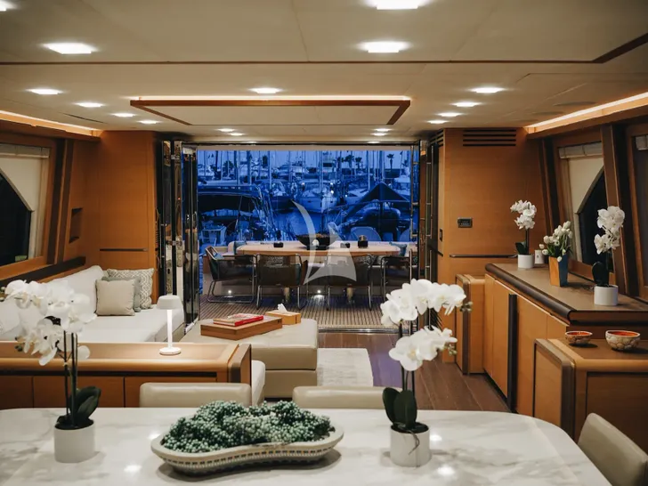 NAYLA Monte Carlo 75 - shot from the dining table NAYLA Monte Carlo 75 - shot from the dining table