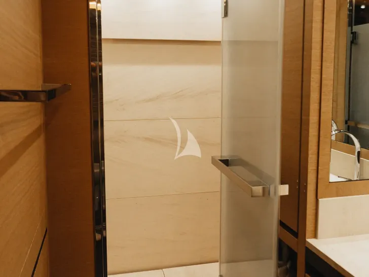 NAYLA Monte Carlo 75 - twin cabin 1 bathroom NAYLA Monte Carlo 75 - twin cabin 1 bathroom