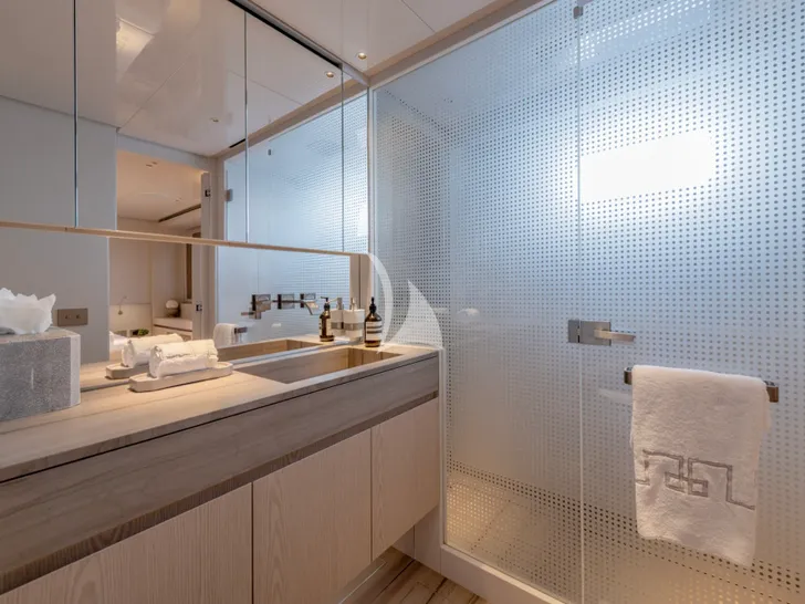 NECTAR Sanlorenzo SX112 - VIP cabin bathroom NECTAR Sanlorenzo SX112 - VIP cabin bathroom