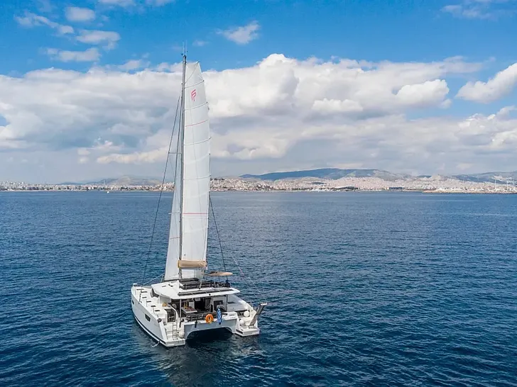 NEFELI Fountaine Pajot Saona 47 - aft profile NEFELI Fountaine Pajot Saona 47 - aft profile