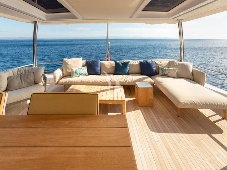NEFESH Lagoon Seventy 7 - flybridge NEFESH Lagoon Seventy 7 - flybridge