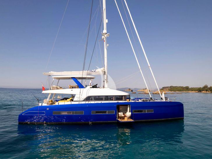 NEFESH Lagoon Seventy 7 - side profile NEFESH Lagoon Seventy 7 - side profile