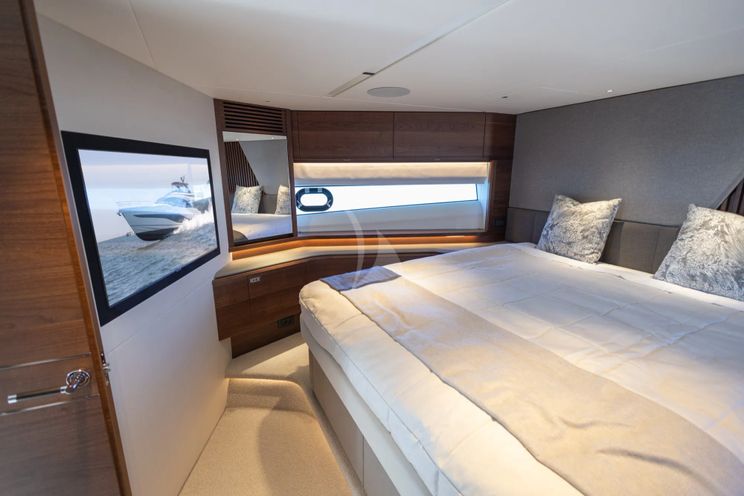 Charter Yacht NEGOTIATOR 1 - Princess S72 - 4 Cabins - Mallorca - Palma - Ibiza - Balearics - Spain