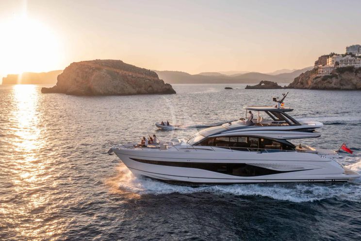 Charter Yacht NEGOTIATOR 1 - Princess S72 - 4 Cabins - Mallorca - Palma - Ibiza - Balearics - Spain