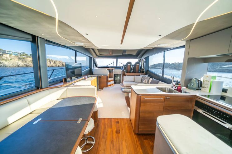 Charter Yacht NEGOTIATOR 1 - Princess S72 - 4 Cabins - Mallorca - Palma - Ibiza - Balearics - Spain