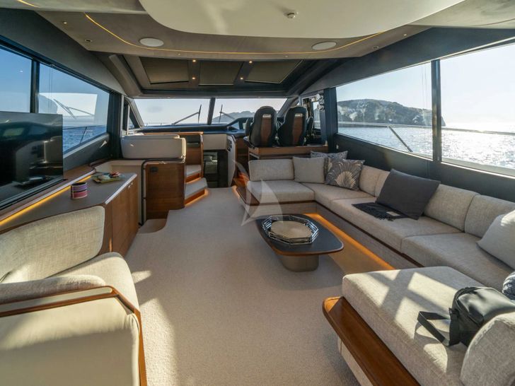 NEGOTIATOR 1 Princess S72 - saloon NEGOTIATOR 1 Princess S72 - saloon