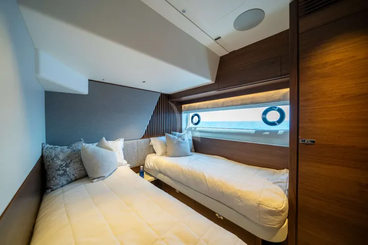 Charter Yacht NEGOTIATOR 1 - Princess S72 - 4 Cabins - Mallorca - Palma - Ibiza - Balearics - Spain