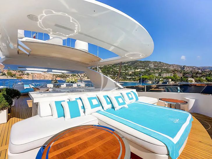 NELA Benetti Crystal 140 - flybridge bronzing area NELA Benetti Crystal 140 - flybridge bronzing area