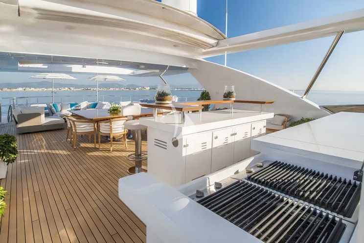 Charter Yacht NELA - Benetti Crystal 140 - 5 Cabins - Cannes - Monaco - St Tropez - French Riviera