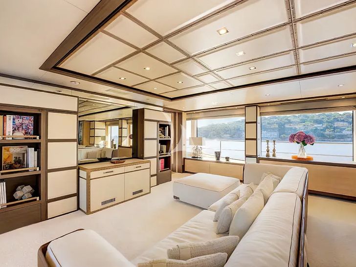 NELA Benetti Crystal 140 - saloon other seating NELA Benetti Crystal 140 - saloon other seating