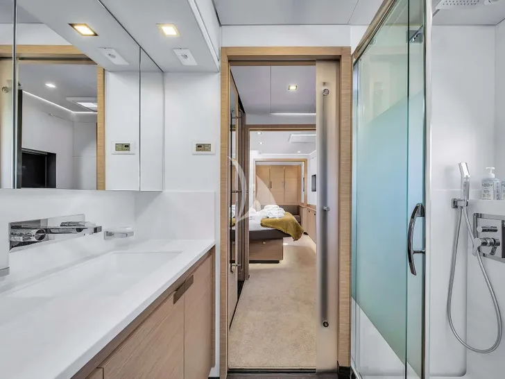 NEOW Fountaine Pajot Alegria 67 - master cabin bathroom NEOW Fountaine Pajot Alegria 67 - master cabin bathroom