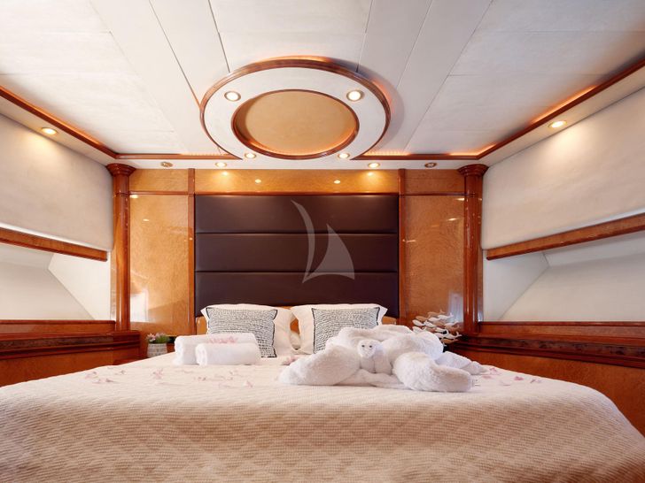 NEPHENTA Astondoa 82 GLX - VIP cabin NEPHENTA Astondoa 82 GLX - VIP cabin