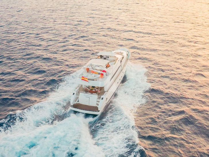 NEPHENTA Astondoa 82 GLX - cruising NEPHENTA Astondoa 82 GLX - cruising