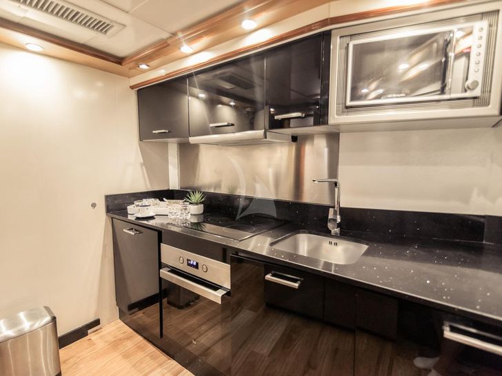 NEPHENTA Astondoa 82 GLX - galley NEPHENTA Astondoa 82 GLX - galley