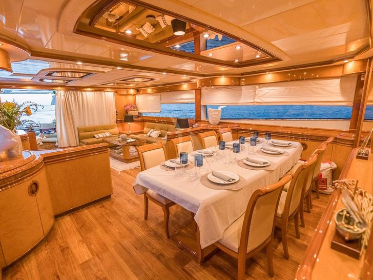 NEPHENTA Astondoa 82 GLX - main dining area NEPHENTA Astondoa 82 GLX - main dining area