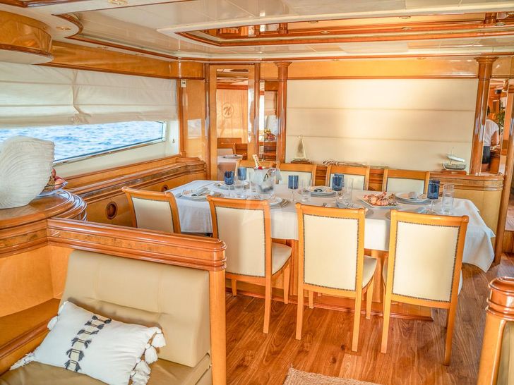 NEPHENTA Astondoa 82 GLX - formal dining set up NEPHENTA Astondoa 82 GLX - formal dining set up