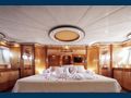 NEPHENTA Astondoa 82 GLX master cabin bed