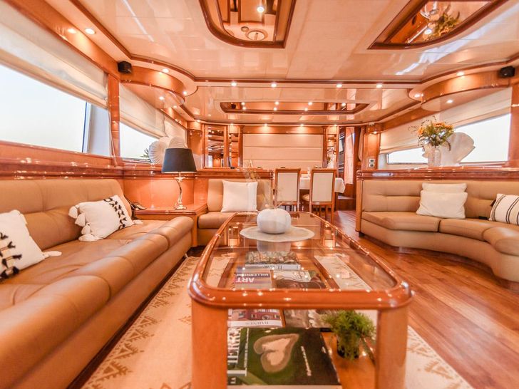 NEPHENTA Astondoa 82 GLX - saloon seating NEPHENTA Astondoa 82 GLX - saloon seating