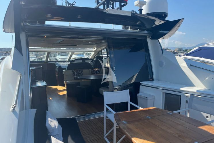 Charter Yacht NERA OCEANO - Sunseeker 72 - 3 Cabins - Antibes - Nice - Cannes - St Tropez - French Riviera - Monaco