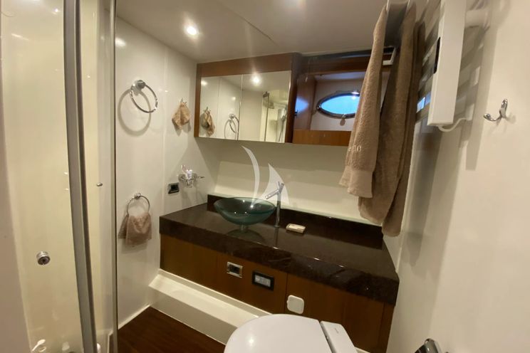 Charter Yacht NERA OCEANO - Sunseeker 72 - 3 Cabins - Antibes - Nice - Cannes - St Tropez - French Riviera - Monaco