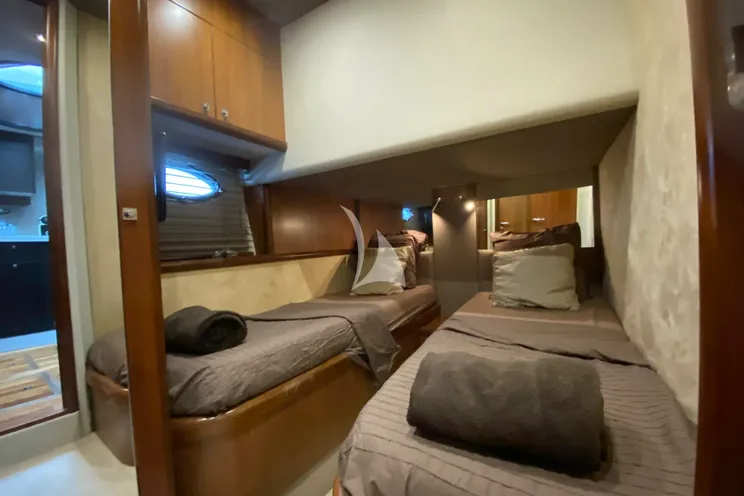 Charter Yacht NERA OCEANO - Sunseeker 72 - 3 Cabins - Antibes - Nice - Cannes - St Tropez - French Riviera - Monaco