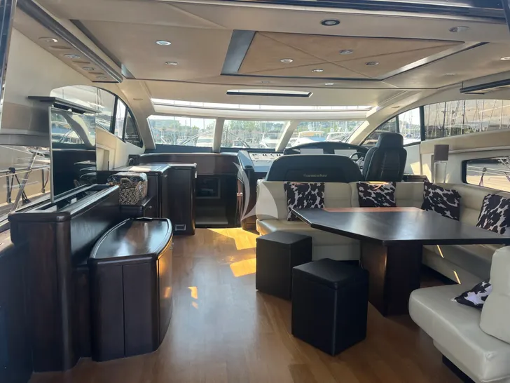 NERA OCEANO Sunseeker 72 - upper saloon NERA OCEANO Sunseeker 72 - upper saloon