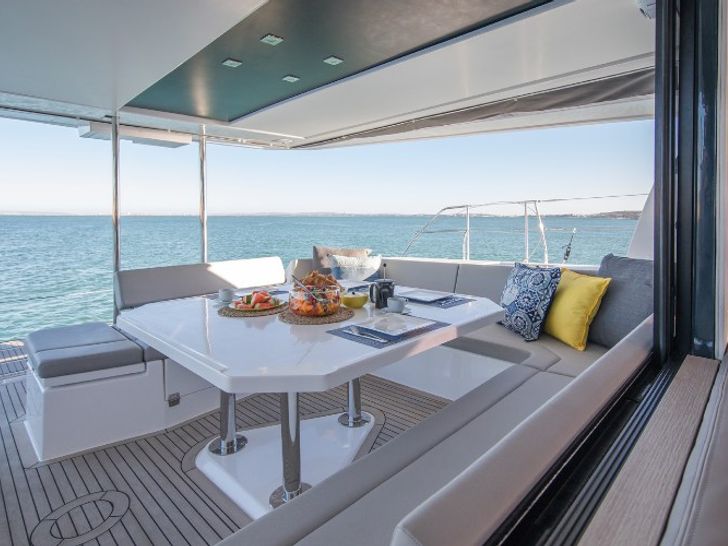 NEVER GIVE UP Leopard 50 - aft deck NEVER GIVE UP Leopard 50 - aft deck