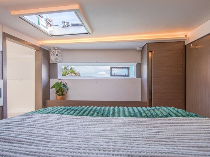 NEVER GIVE UP Leopard 50 - cabin 1 bed and view NEVER GIVE UP Leopard 50 - cabin 1 bed and view