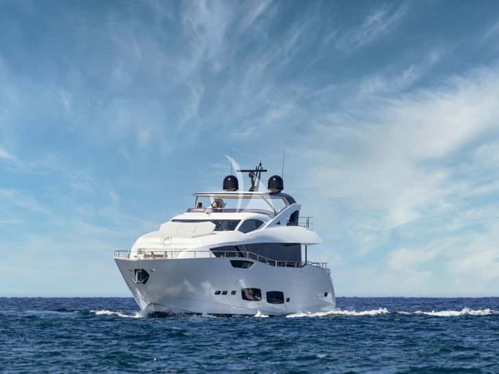 NEW EDGE Sunseeker 95 - cruising bow view NEW EDGE Sunseeker 95 - cruising bow view