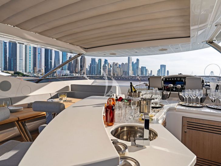 NEW EDGE Sunseeker 95 - flybridge minibar NEW EDGE Sunseeker 95 - flybridge minibar