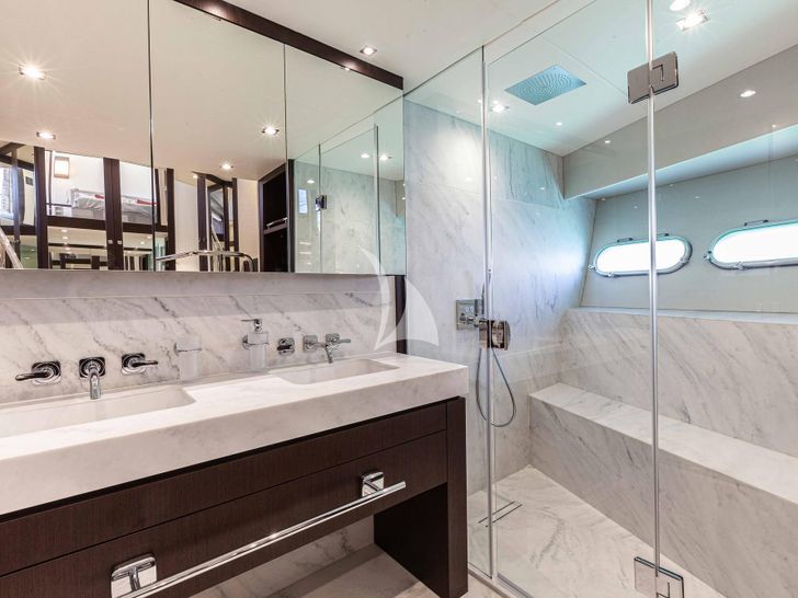 NEW EDGE Sunseeker 95 - master cabin bathroom other angle NEW EDGE Sunseeker 95 - master cabin bathroom other angle