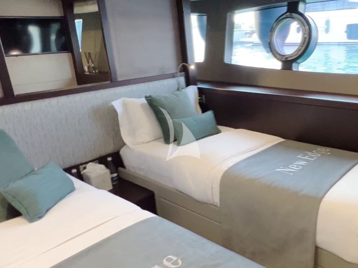 NEW EDGE Sunseeker 95 twin cabin 2