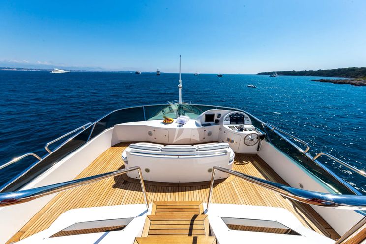 Charter Yacht NEW STAR - Benetti Tradition 100 - 4 Cabins - Cannes - St Tropez - Nice - Antibes - French Riviera - Monaco