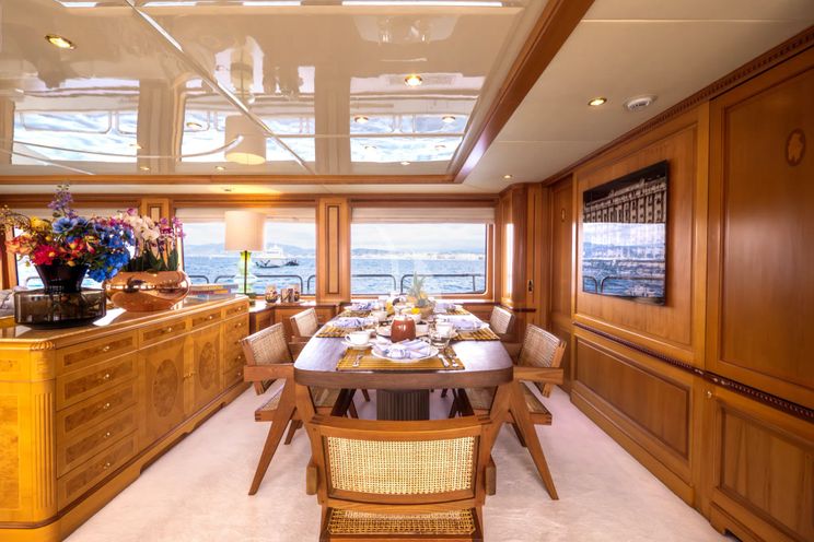 Charter Yacht NEW STAR - Benetti Tradition 100 - 4 Cabins - Cannes - St Tropez - Nice - Antibes - French Riviera - Monaco