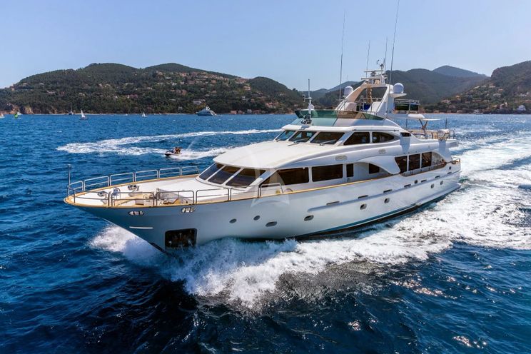 Charter Yacht NEW STAR - Benetti Tradition 100 - 4 Cabins - Cannes - St Tropez - Nice - Antibes - French Riviera - Monaco