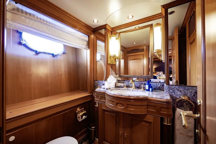 Charter Yacht NEW STAR - Benetti Tradition 100 - 4 Cabins - Cannes - St Tropez - Nice - Antibes - French Riviera - Monaco