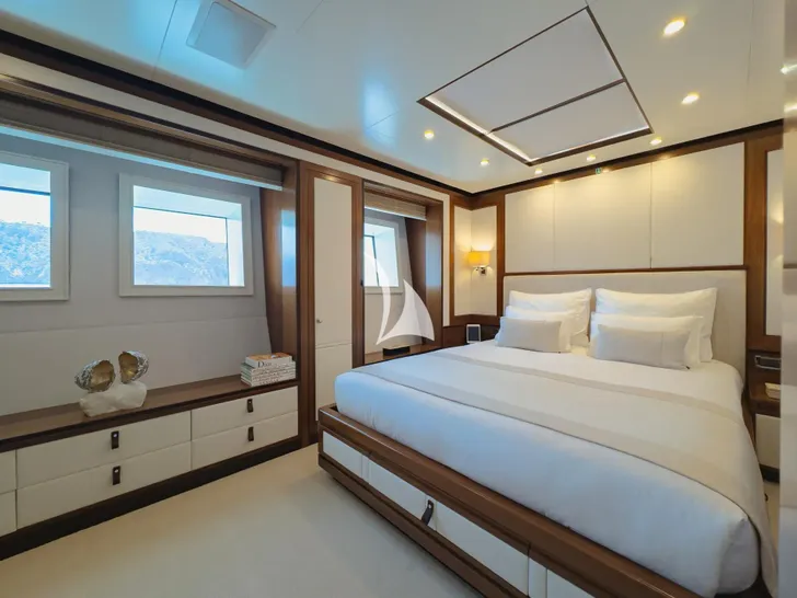 NEW WAVES Benetti Fast 140 - VIP cabin 3 NEW WAVES Benetti Fast 140 - VIP cabin 3