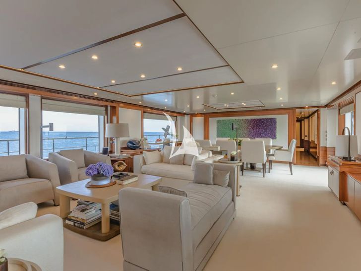 NEW WAVES Benetti Fast 140 - main saloon NEW WAVES Benetti Fast 140 - main saloon