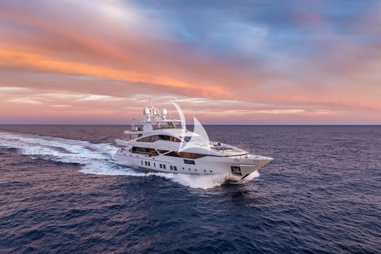Charter Yacht NEW WAVES - Benetti Fast 140 - 5 Cabins - Monaco - Cannes - Nice - Antibes - St Tropez - French Riviera