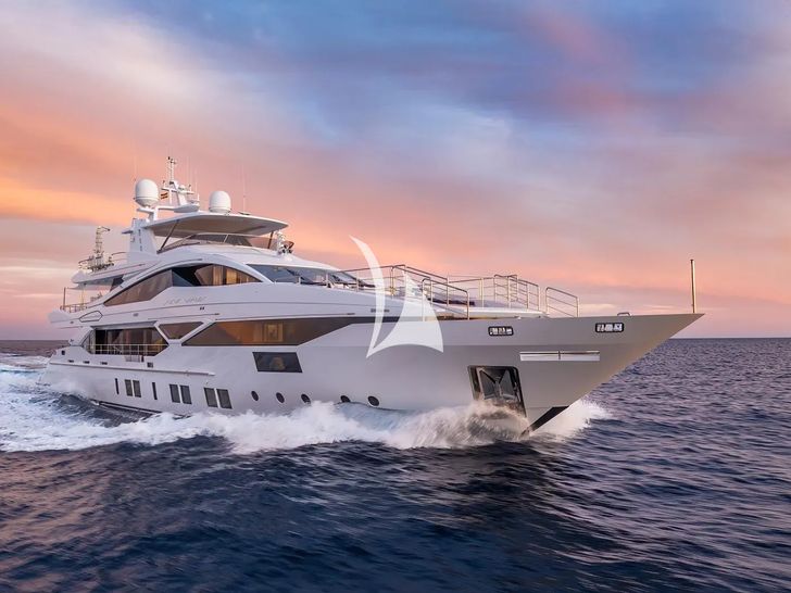 NEW WAVES Benetti Fast 140 - side profile NEW WAVES Benetti Fast 140 - side profile