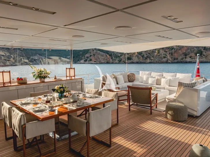 NEW WAVES Benetti Fast 140 - sky deck aft NEW WAVES Benetti Fast 140 - sky deck aft