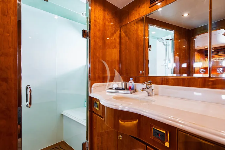 Charter Yacht NEXT CHAPTER - Hargrave 97 RPH - 4 Cabins - Nassau - Exumas - Bahamas