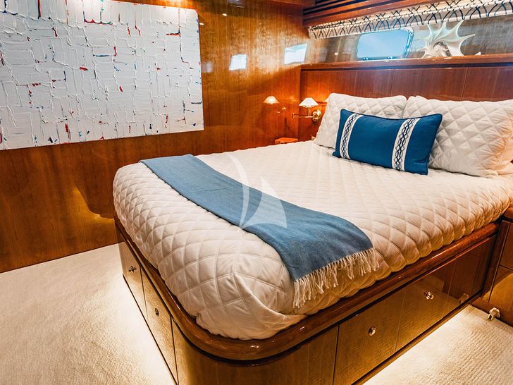 NEXT CHAPTER Hargrave 97 RPH - VIP cabin 1 NEXT CHAPTER Hargrave 97 RPH - VIP cabin 1