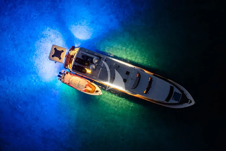 Charter Yacht NEXT CHAPTER - Hargrave 97 RPH - 4 Cabins - Nassau - Exumas - Bahamas